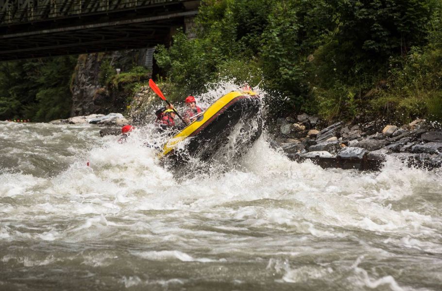 "Patschnass" Canyoning & Rafting - Slide 2